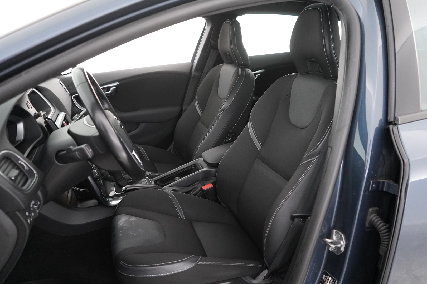 VOLVO V40 2017