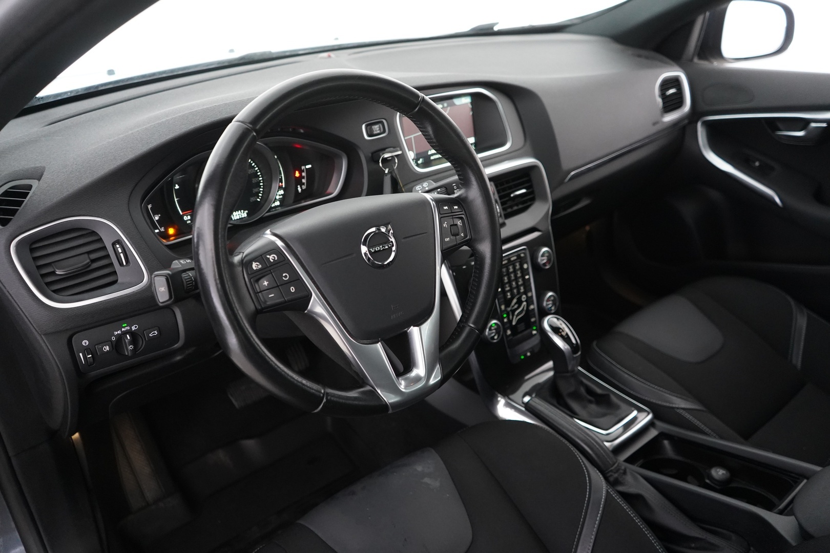 VOLVO V40 2017