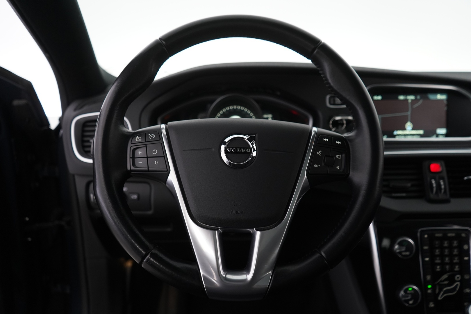 VOLVO V40 2017