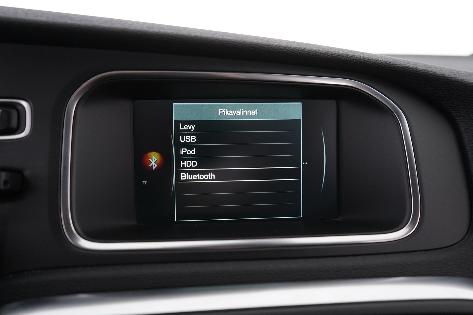 VOLVO V40 2017