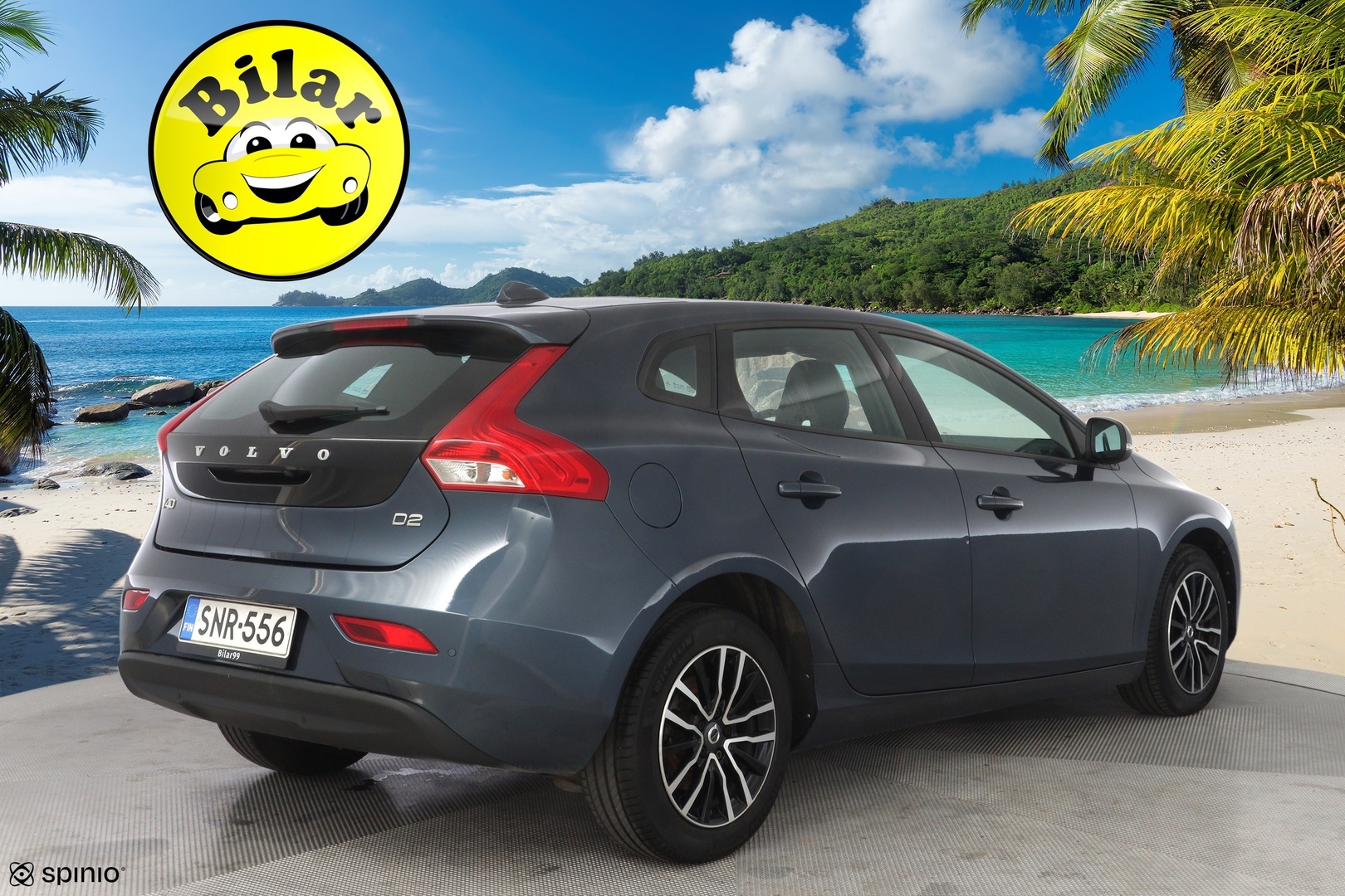 VOLVO V40 2017