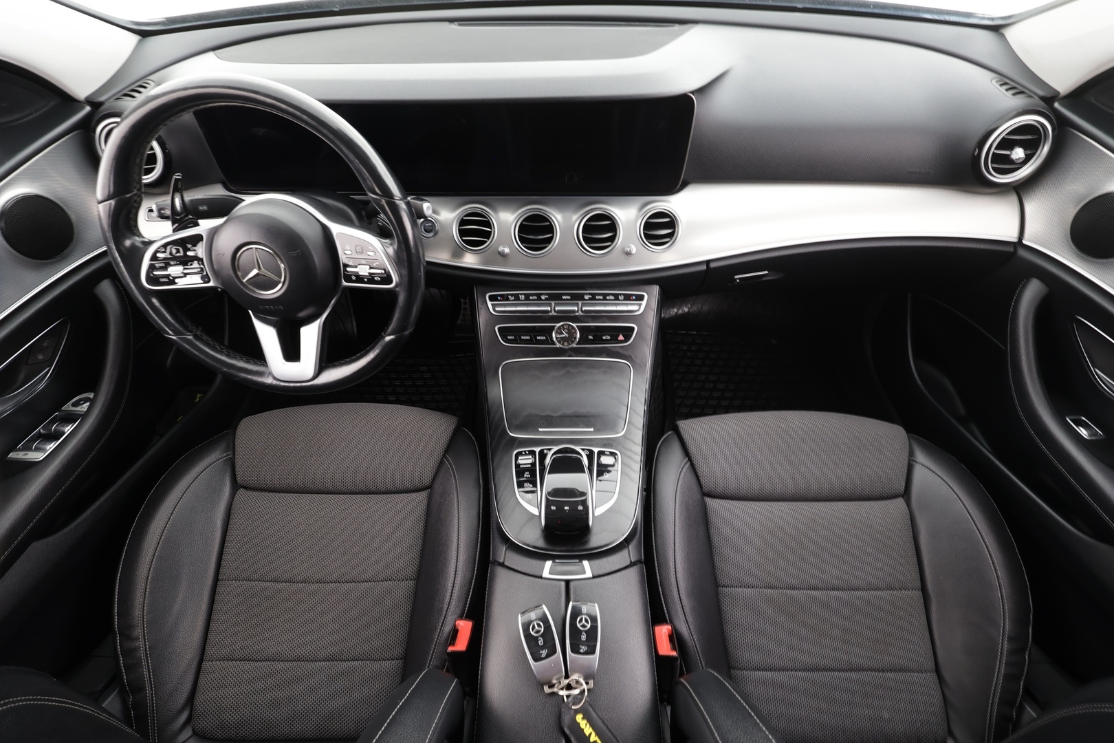 MERCEDES-BENZ E 2019