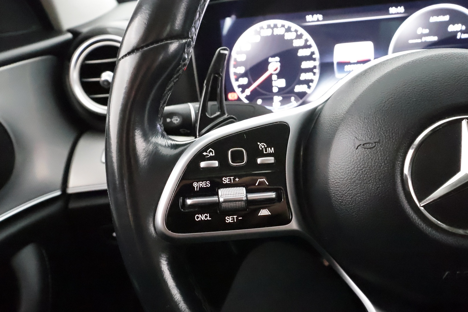 MERCEDES-BENZ E 2019