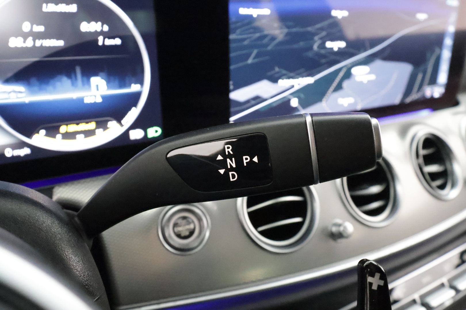 MERCEDES-BENZ E 2019