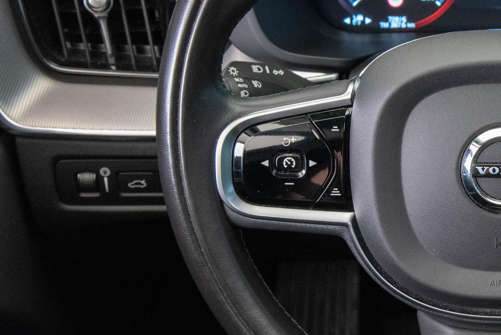 VOLVO XC60 2020
