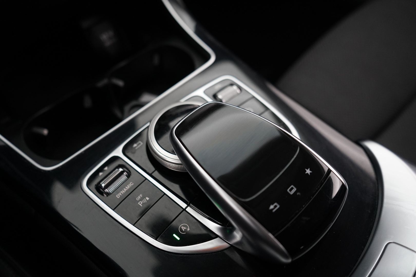 MERCEDES-BENZ C 2016