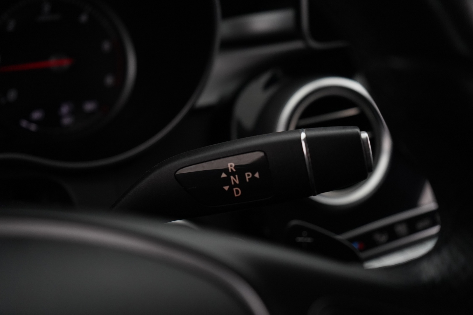 MERCEDES-BENZ C 2016