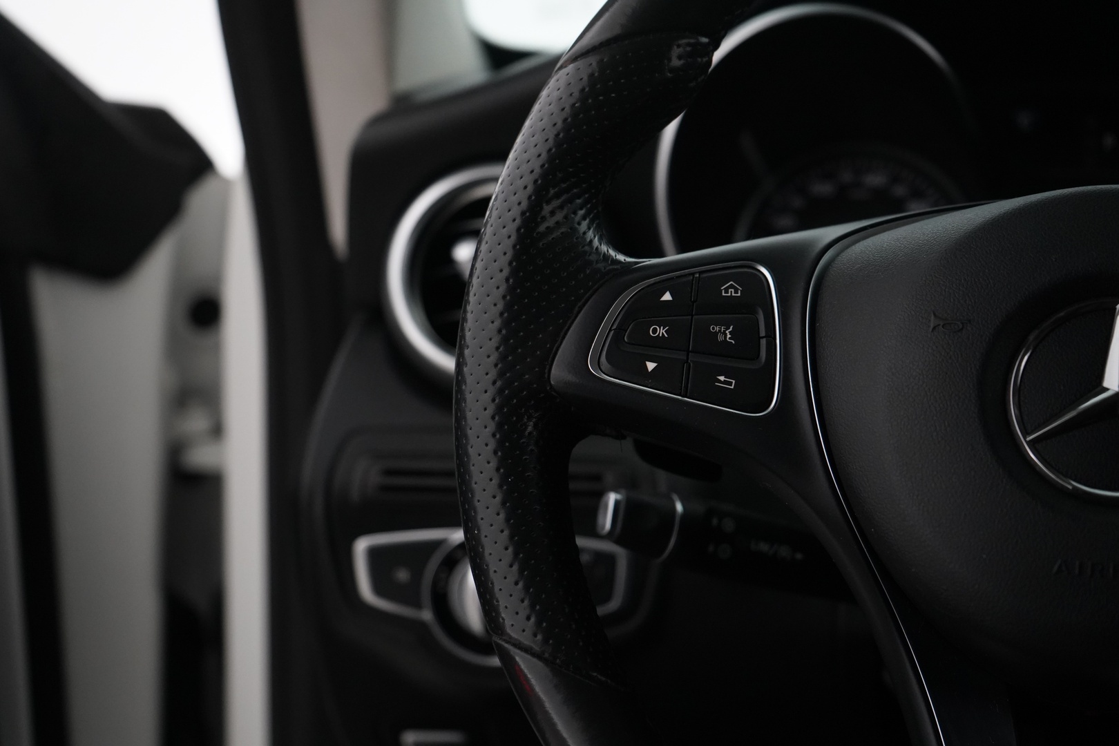 MERCEDES-BENZ C 2016