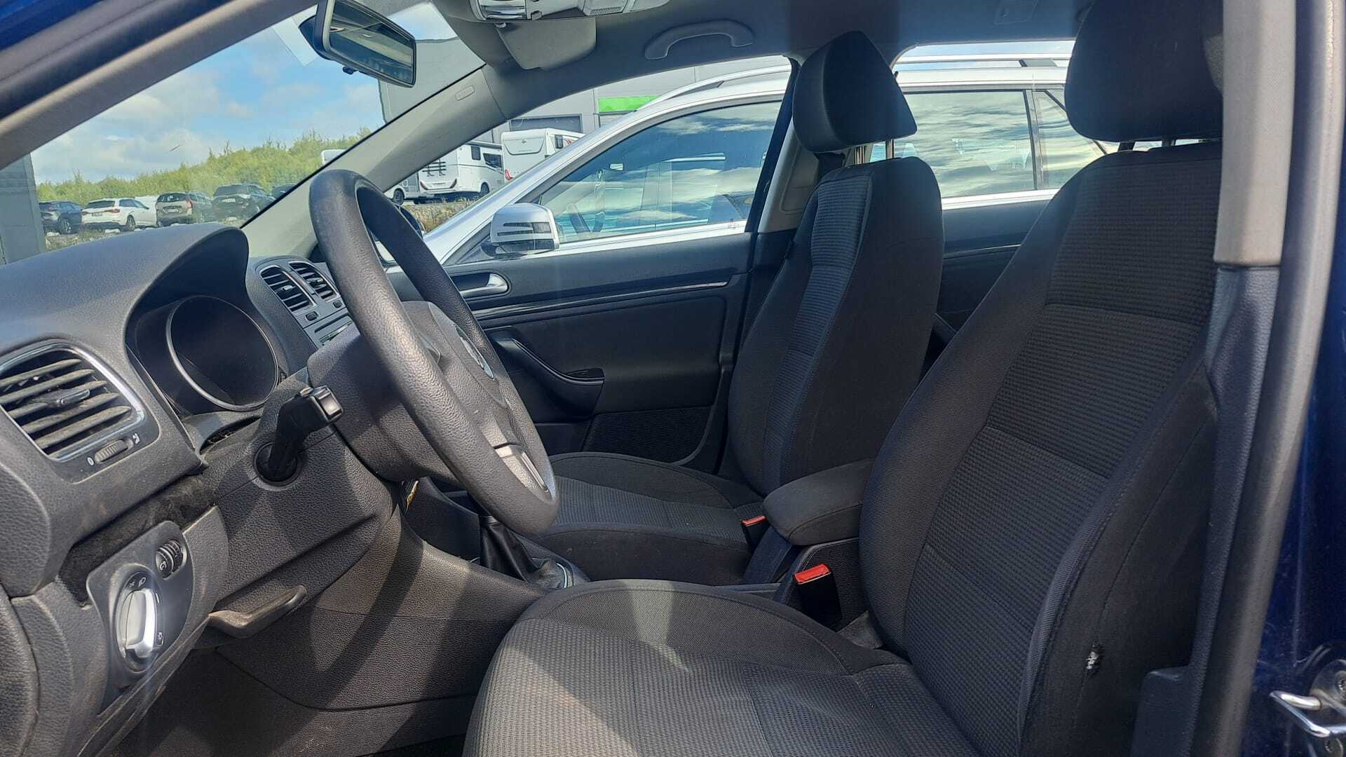 VOLKSWAGEN Golf 2009