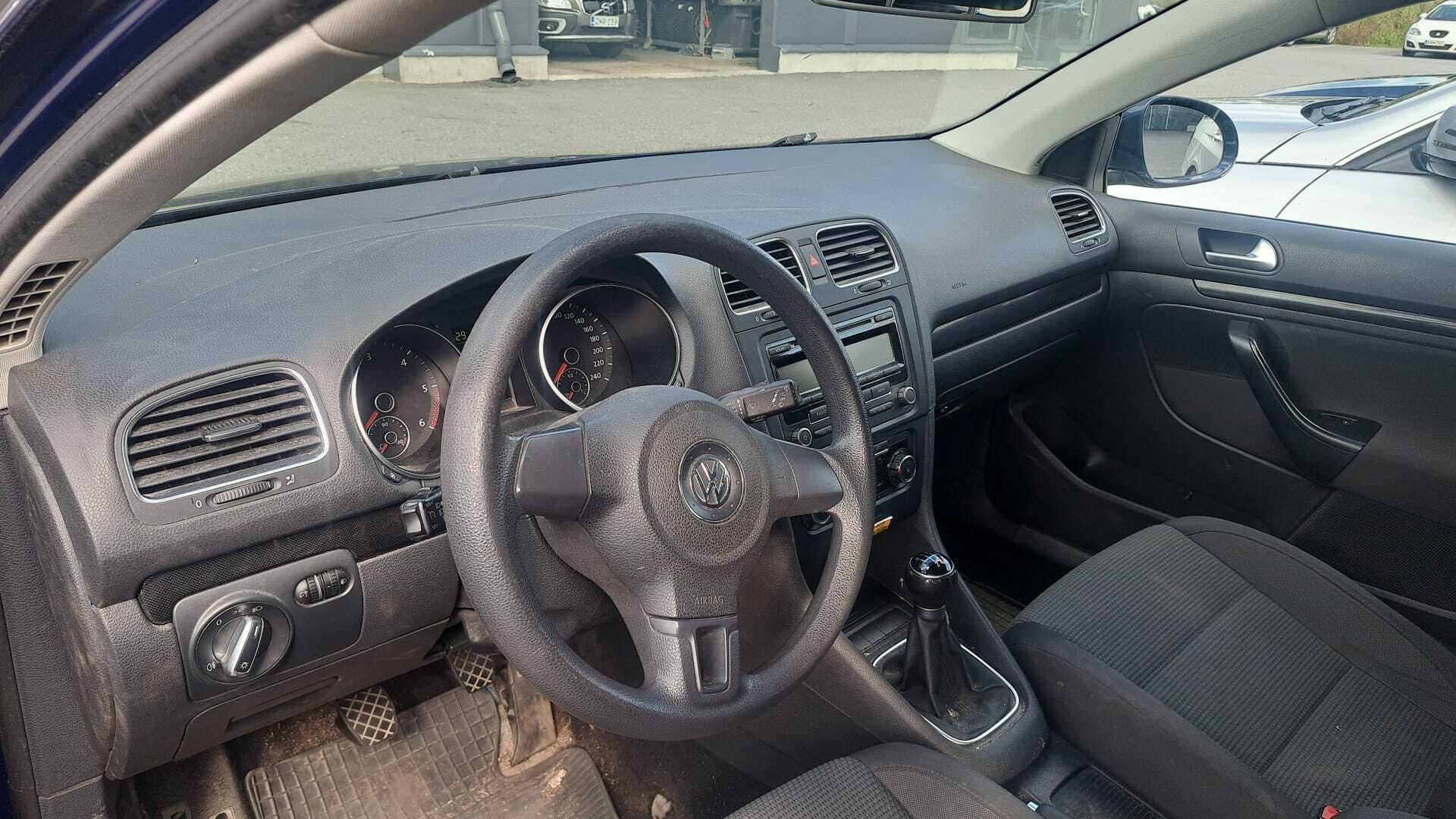 VOLKSWAGEN Golf 2009