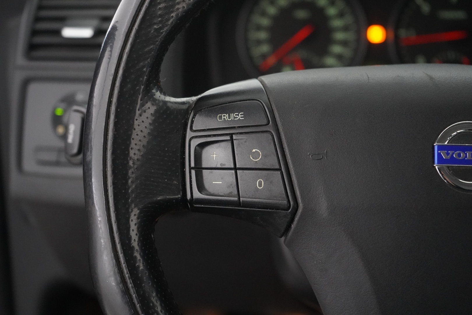 VOLVO V50 2012