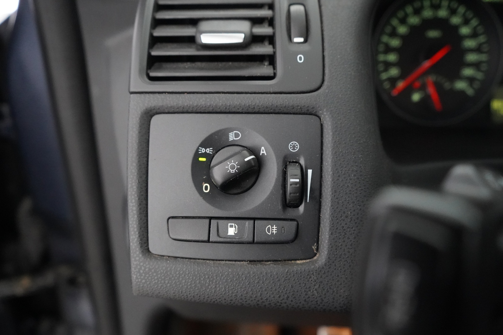 VOLVO V50 2012