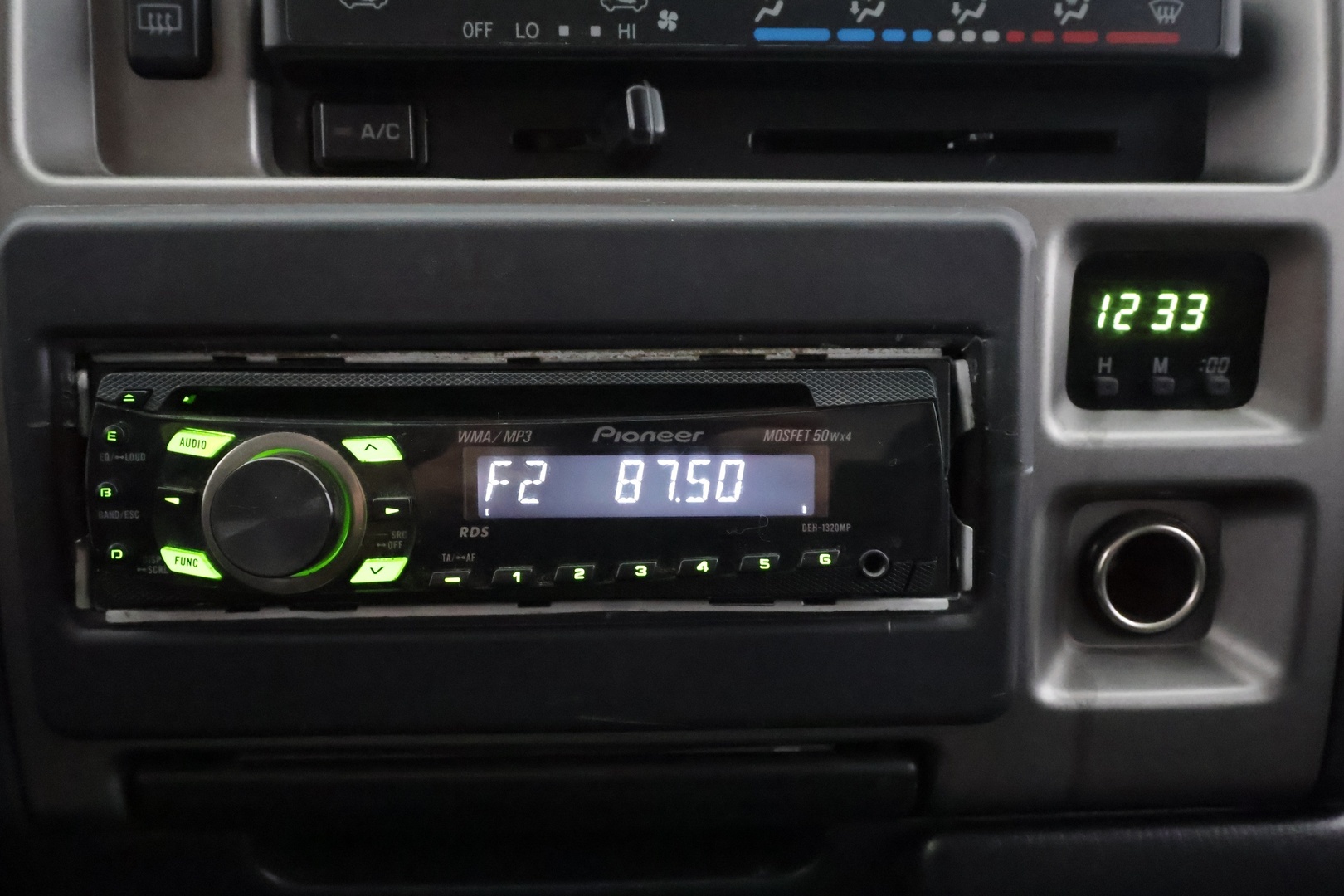 TOYOTA Hiace 2012