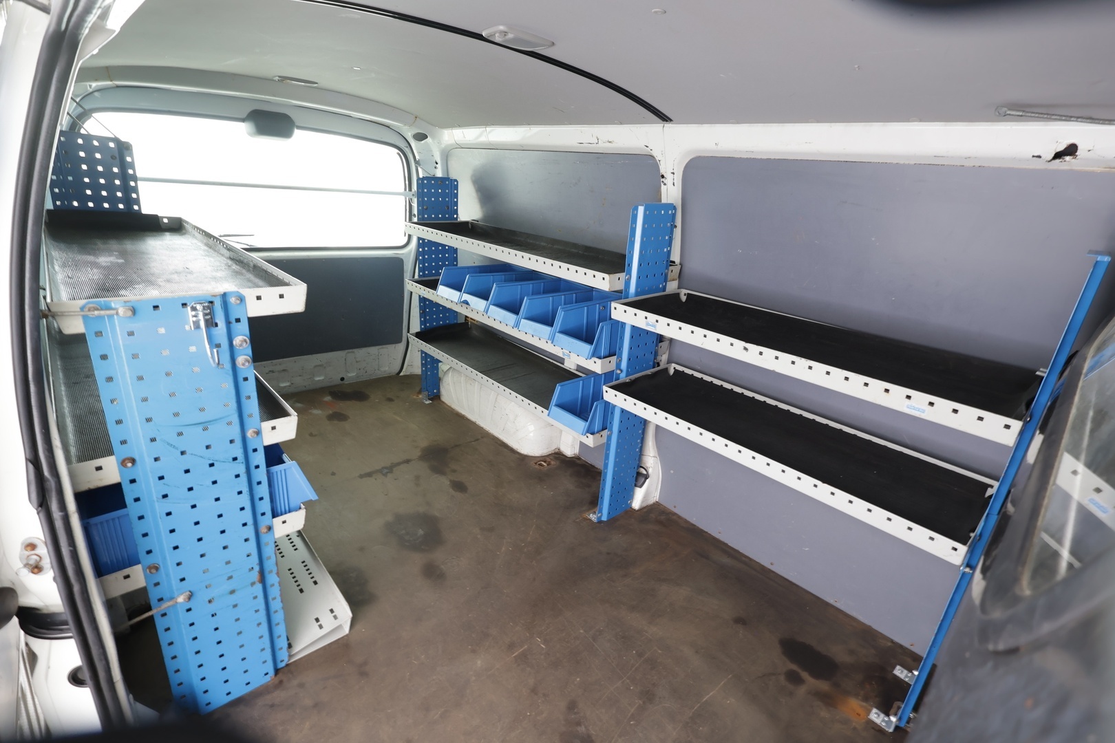 TOYOTA Hiace 2012