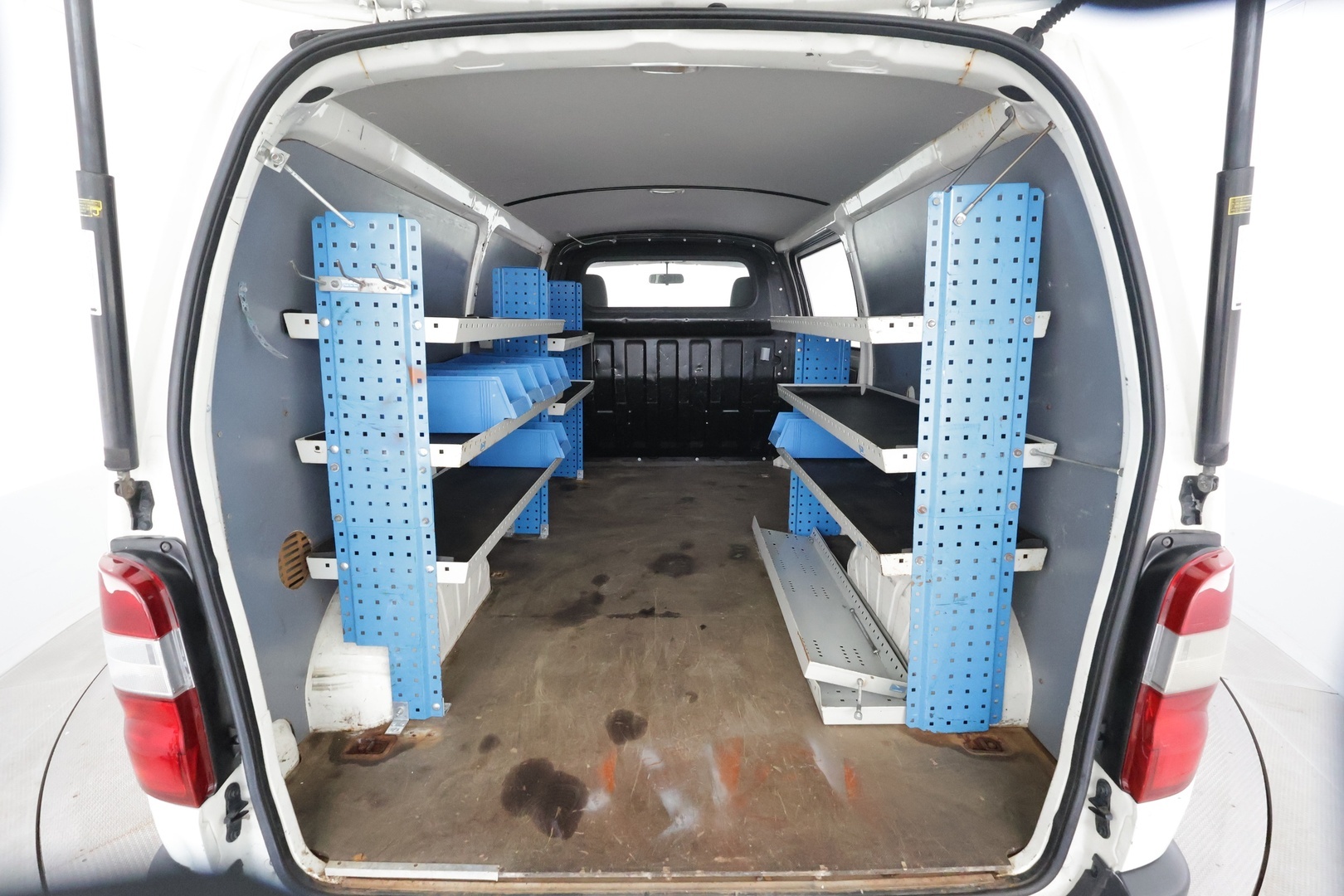 TOYOTA Hiace 2012