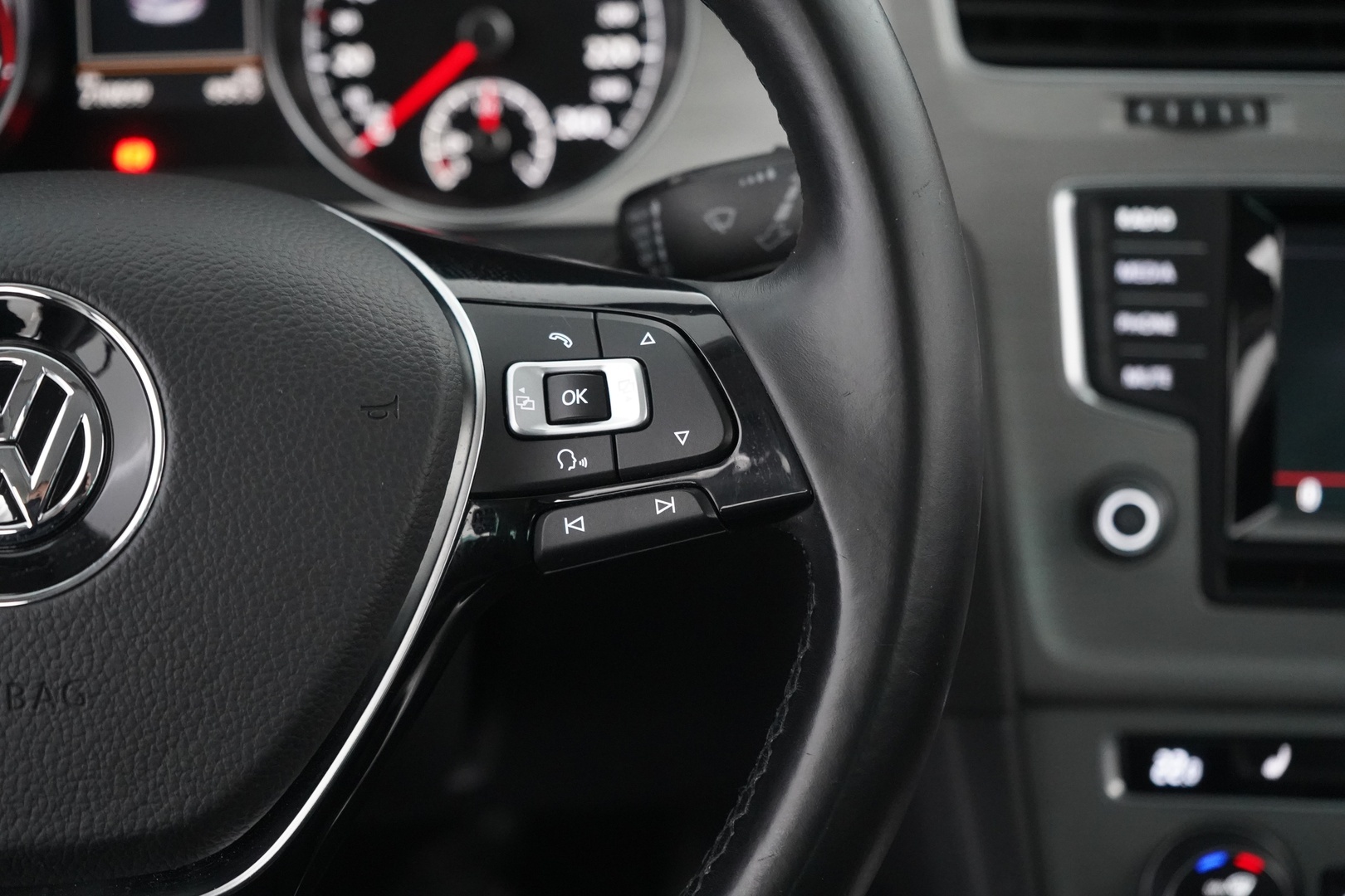 VOLKSWAGEN Golf 2014