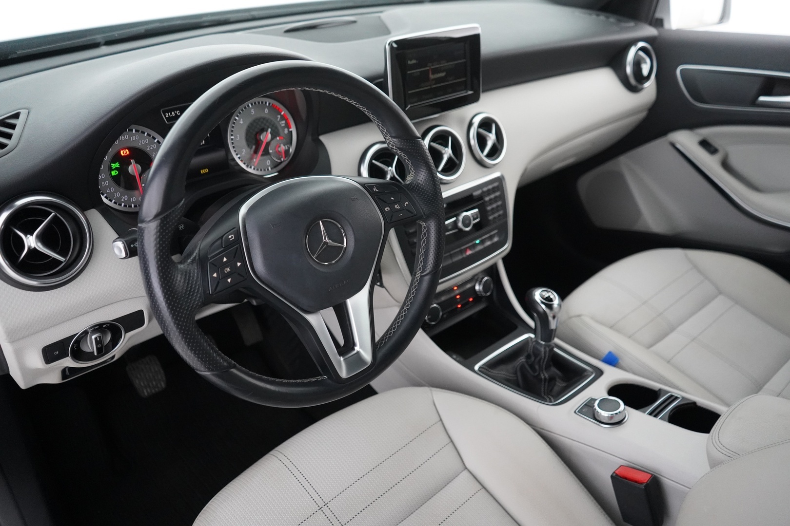 MERCEDES-BENZ A 2014