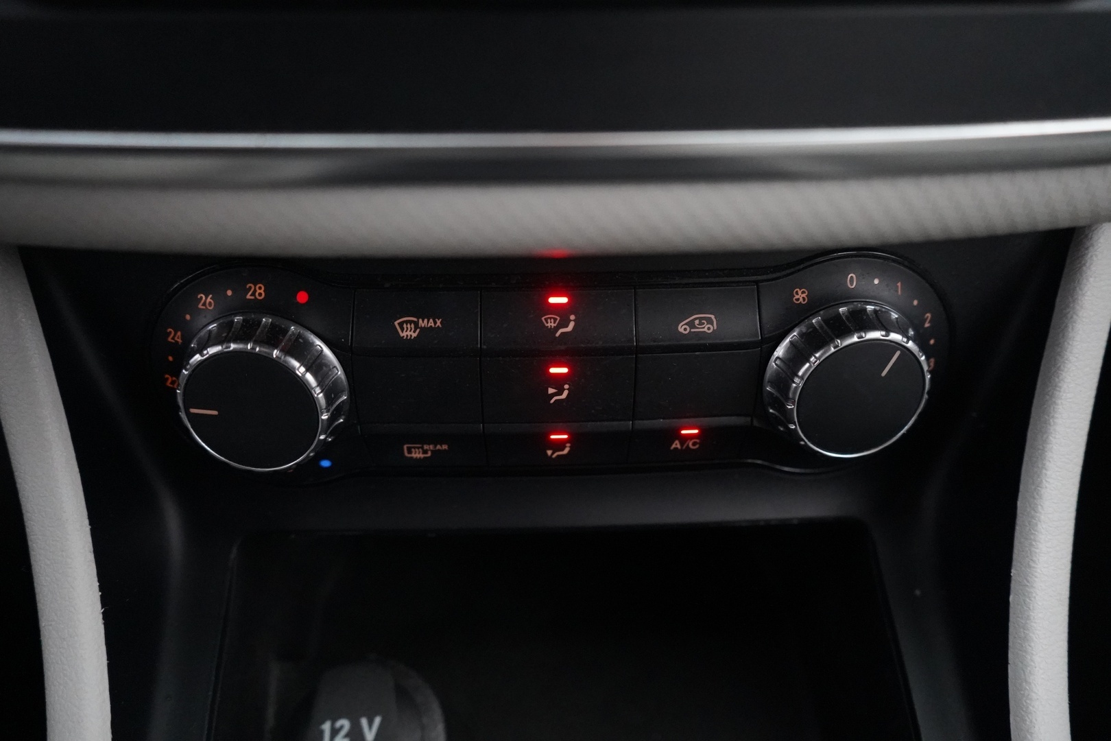 MERCEDES-BENZ A 2014