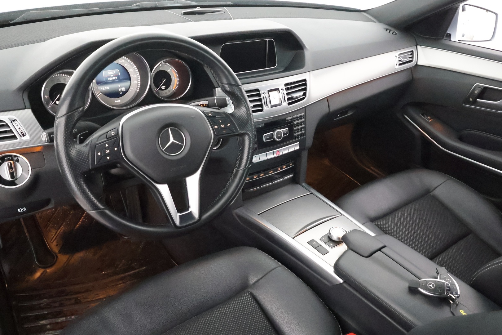 MERCEDES-BENZ E 2015