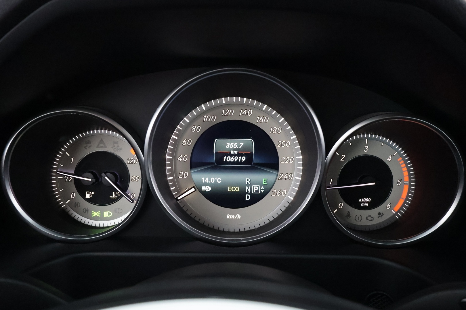 MERCEDES-BENZ E 2015