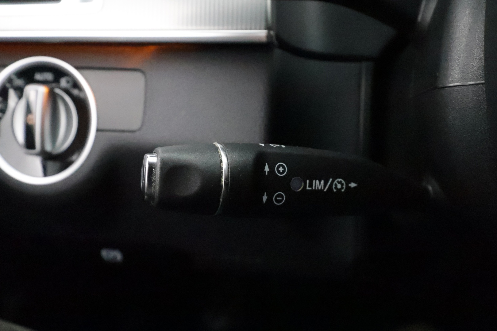 MERCEDES-BENZ E 2015