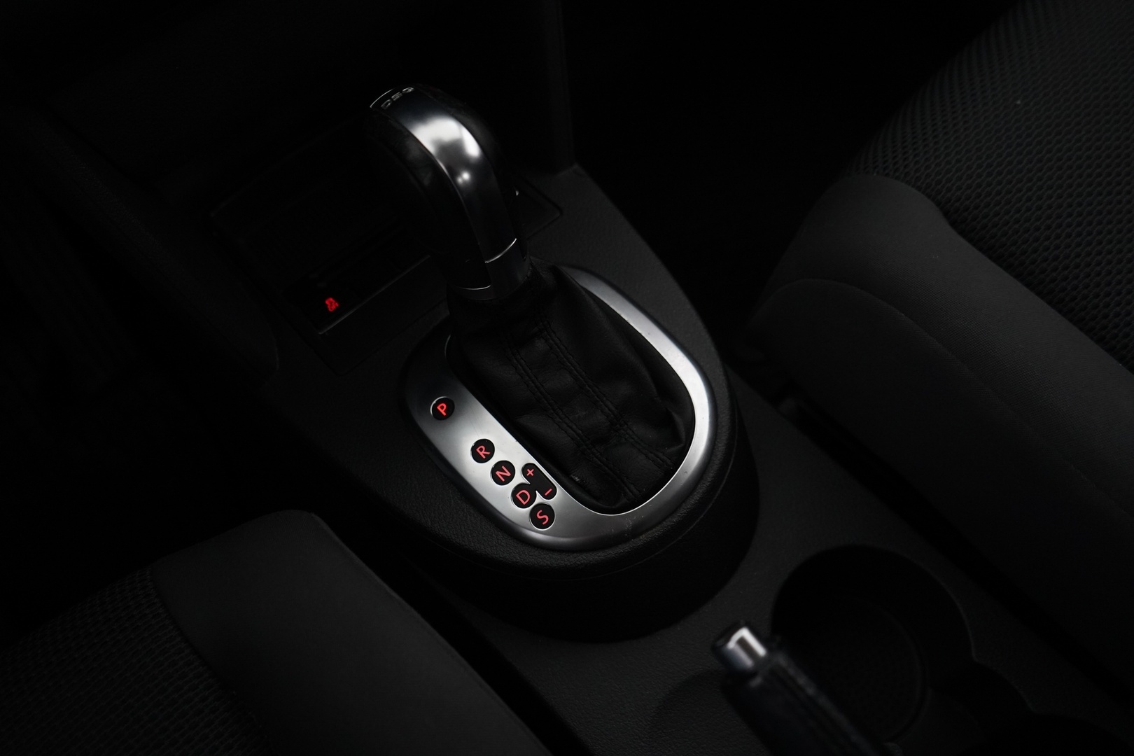 VOLKSWAGEN Touran 2012