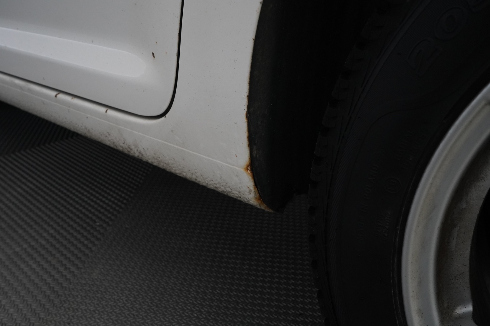 VOLKSWAGEN Touran 2012