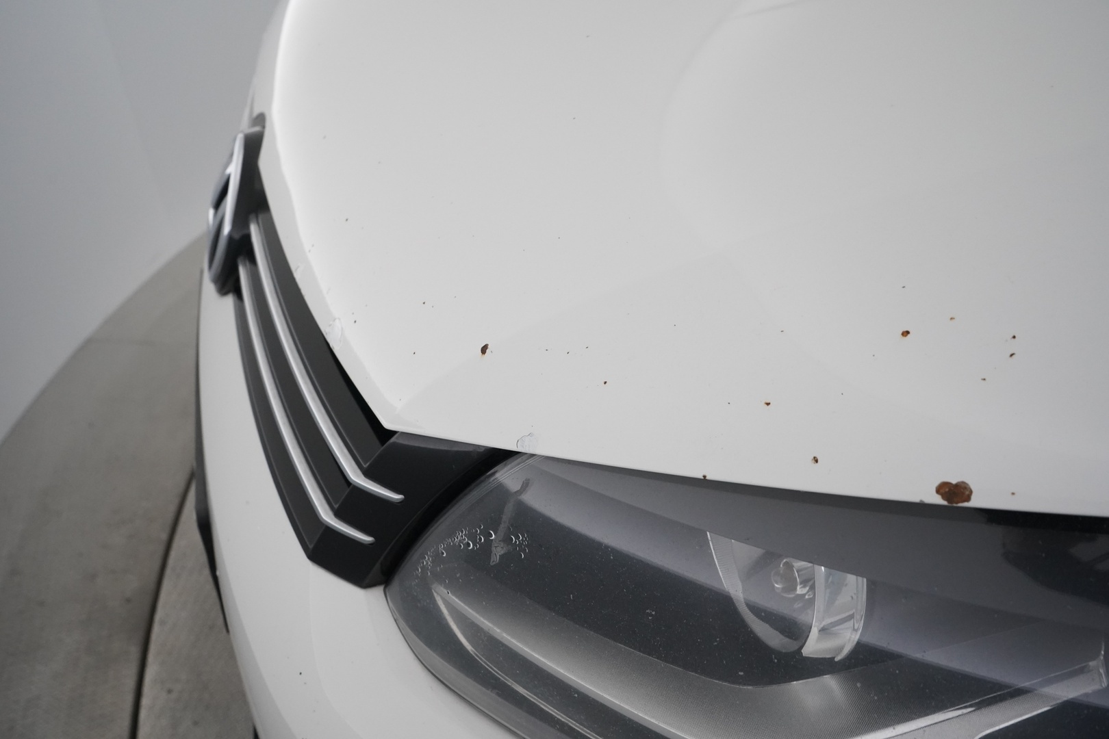 VOLKSWAGEN Touran 2012