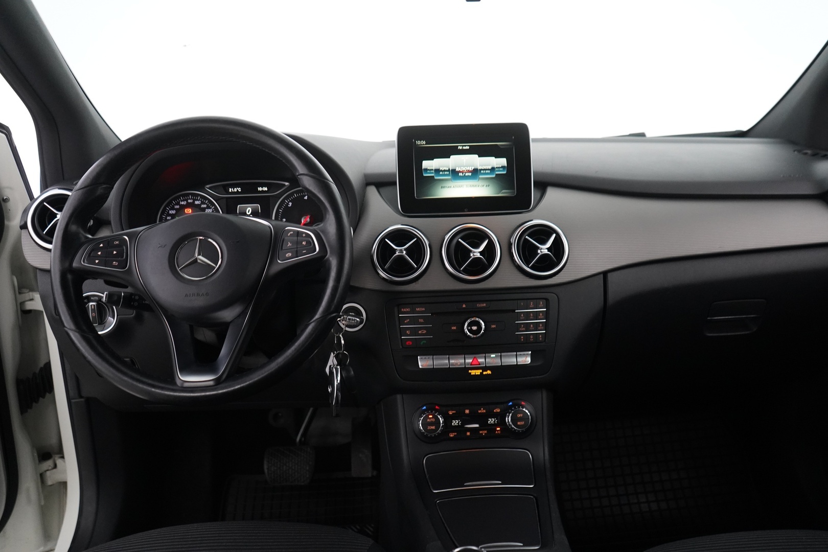 MERCEDES-BENZ B 2015