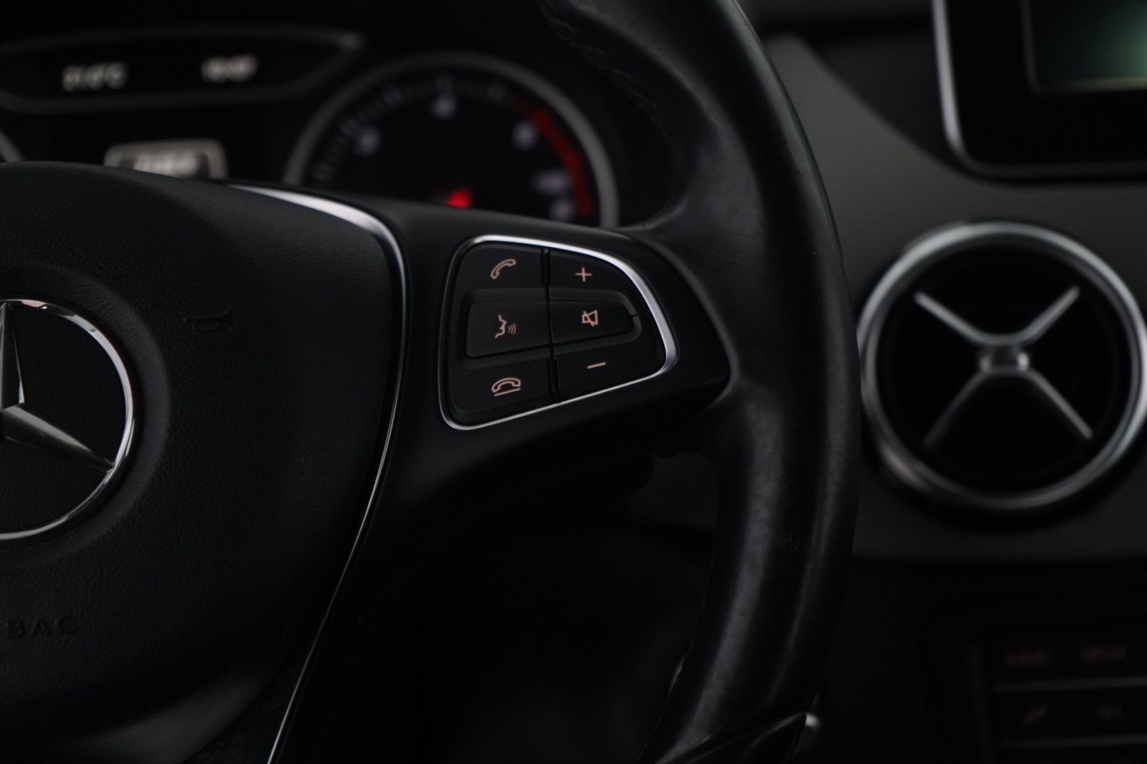 MERCEDES-BENZ B 2015