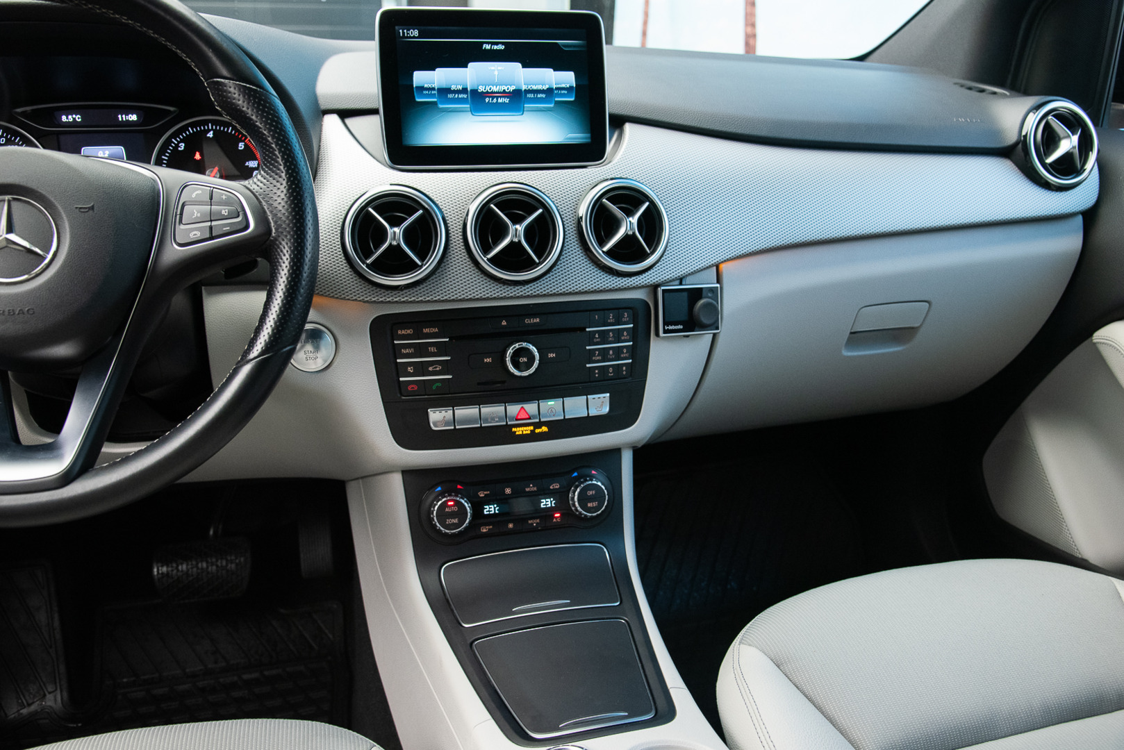 MERCEDES-BENZ B 2015