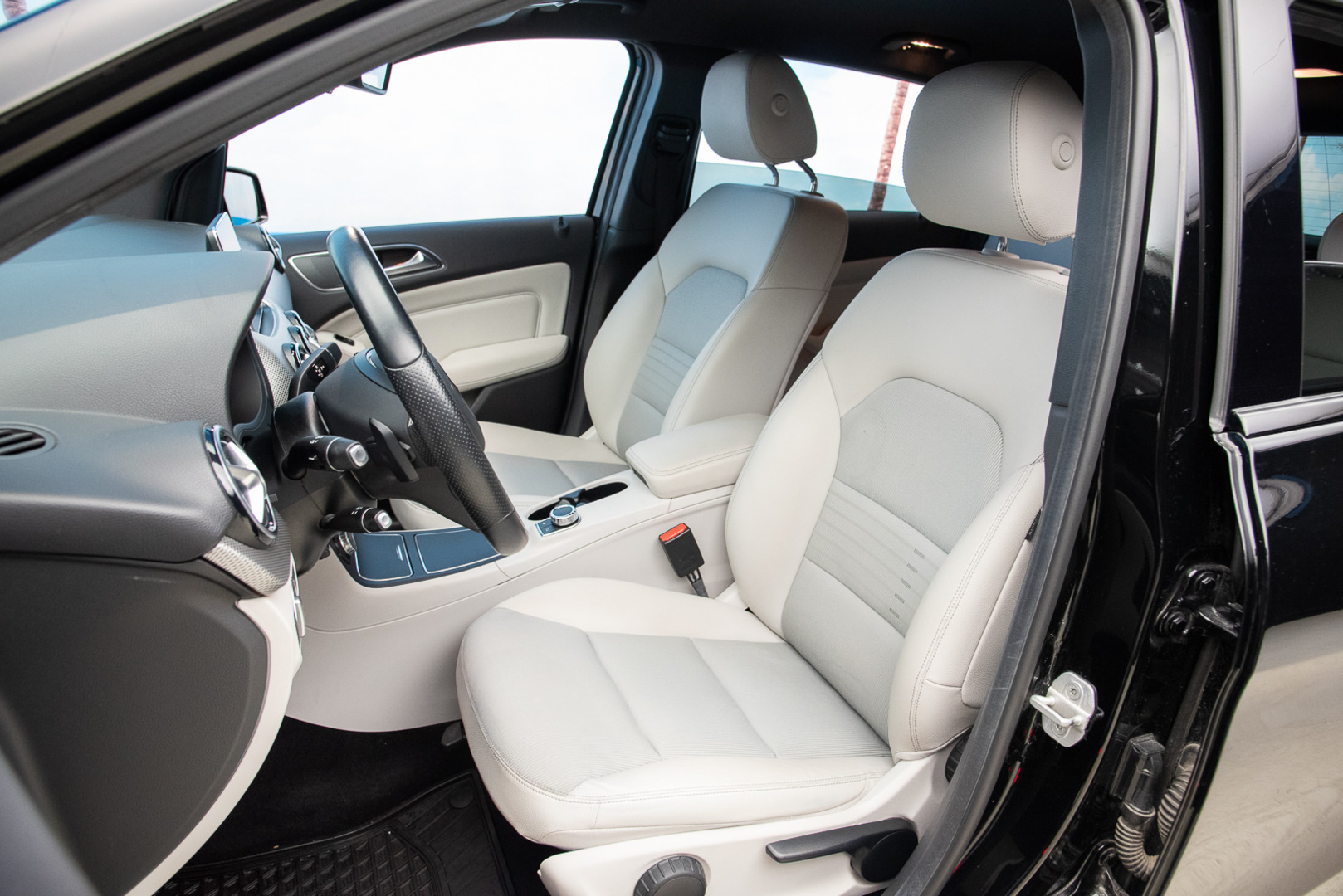 MERCEDES-BENZ B 2015