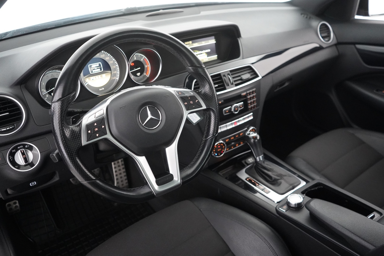 MERCEDES-BENZ C 2012
