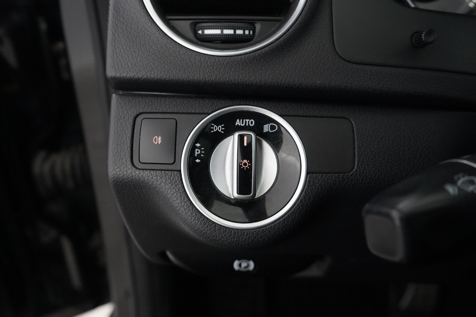 MERCEDES-BENZ C 2012