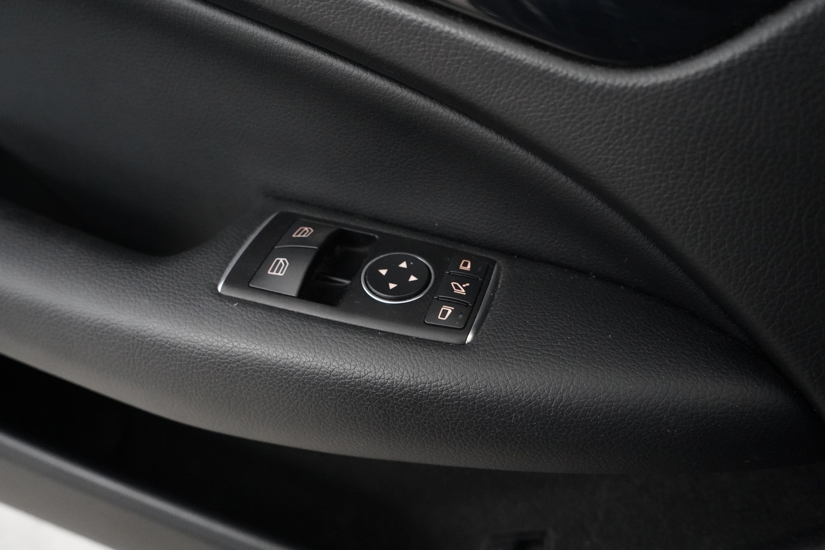 MERCEDES-BENZ C 2012