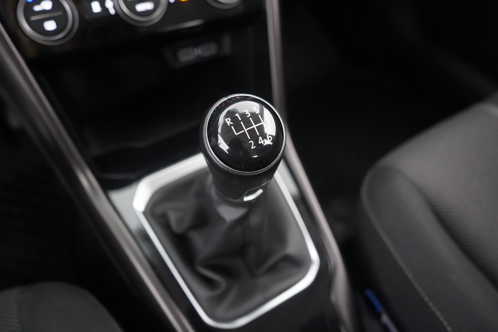VOLKSWAGEN T-Roc 2017