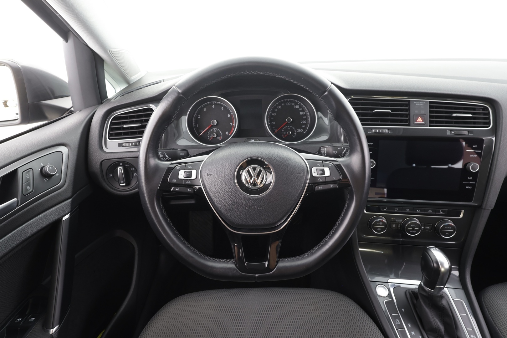VOLKSWAGEN Golf 2018