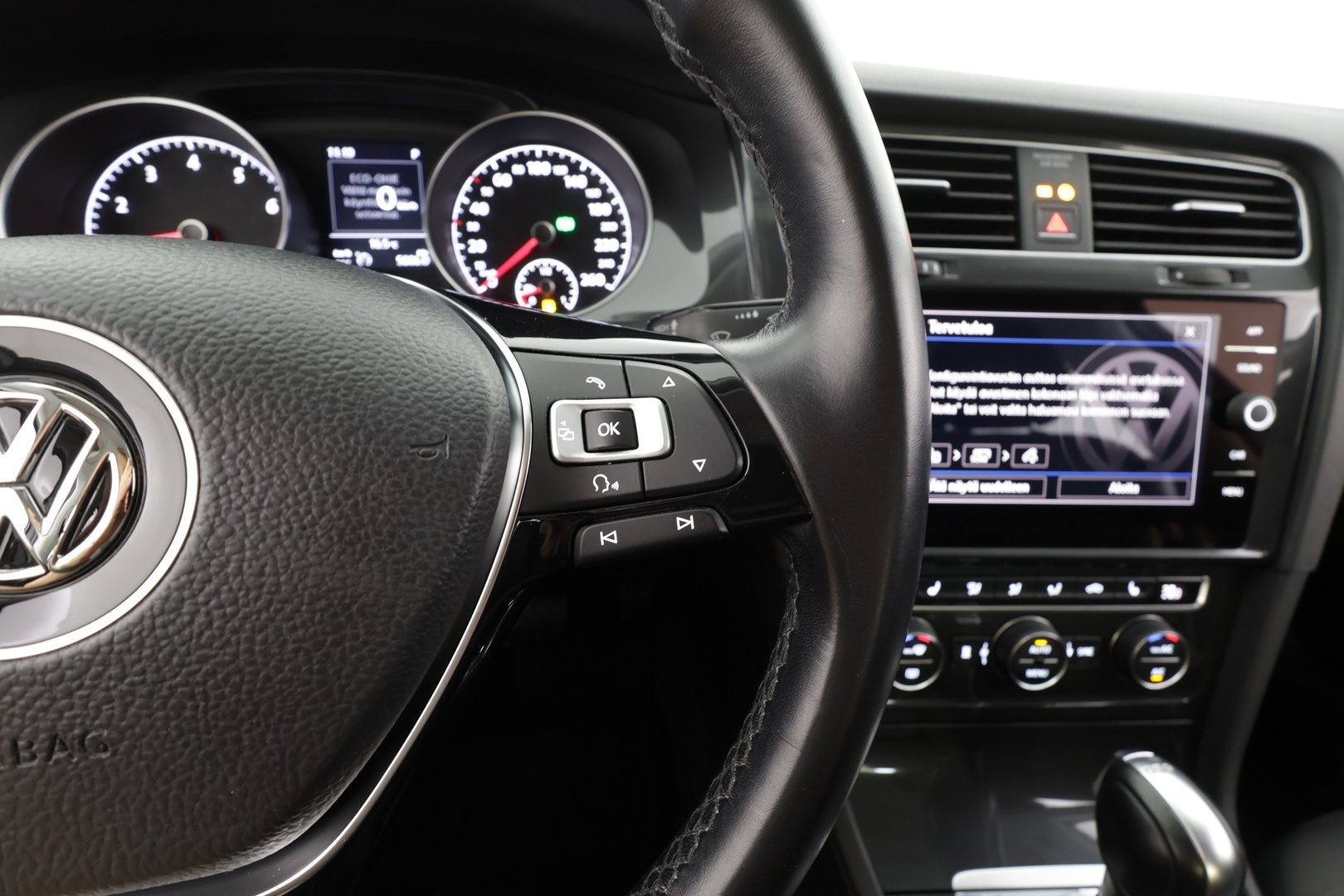 VOLKSWAGEN Golf 2018