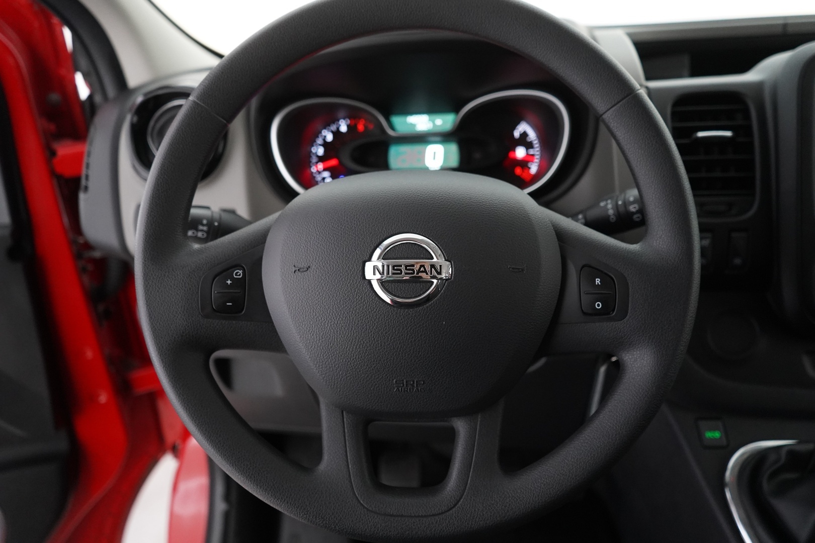 NISSAN NV300 2018