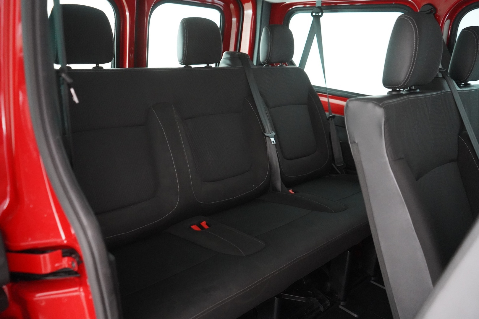 NISSAN NV300 2018