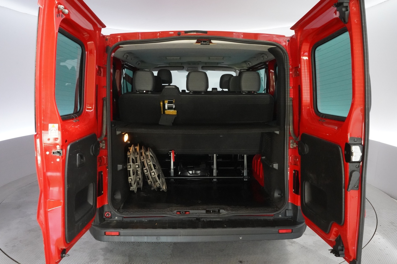 NISSAN NV300 2018