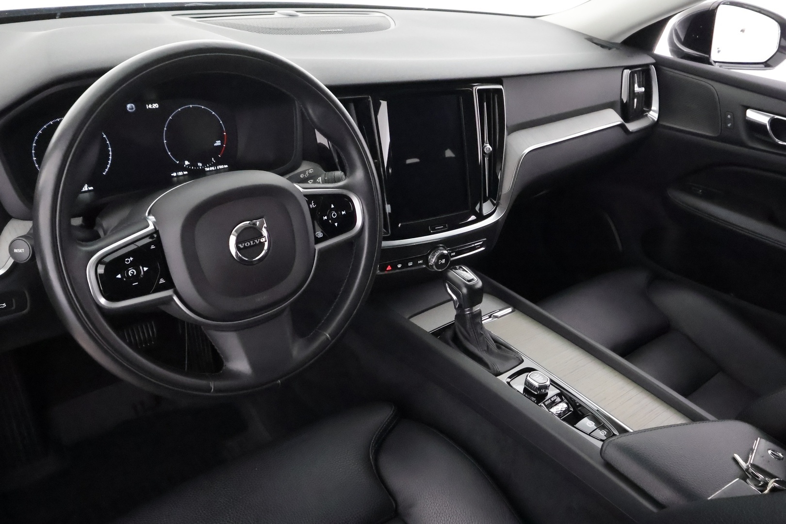 VOLVO V60 2019