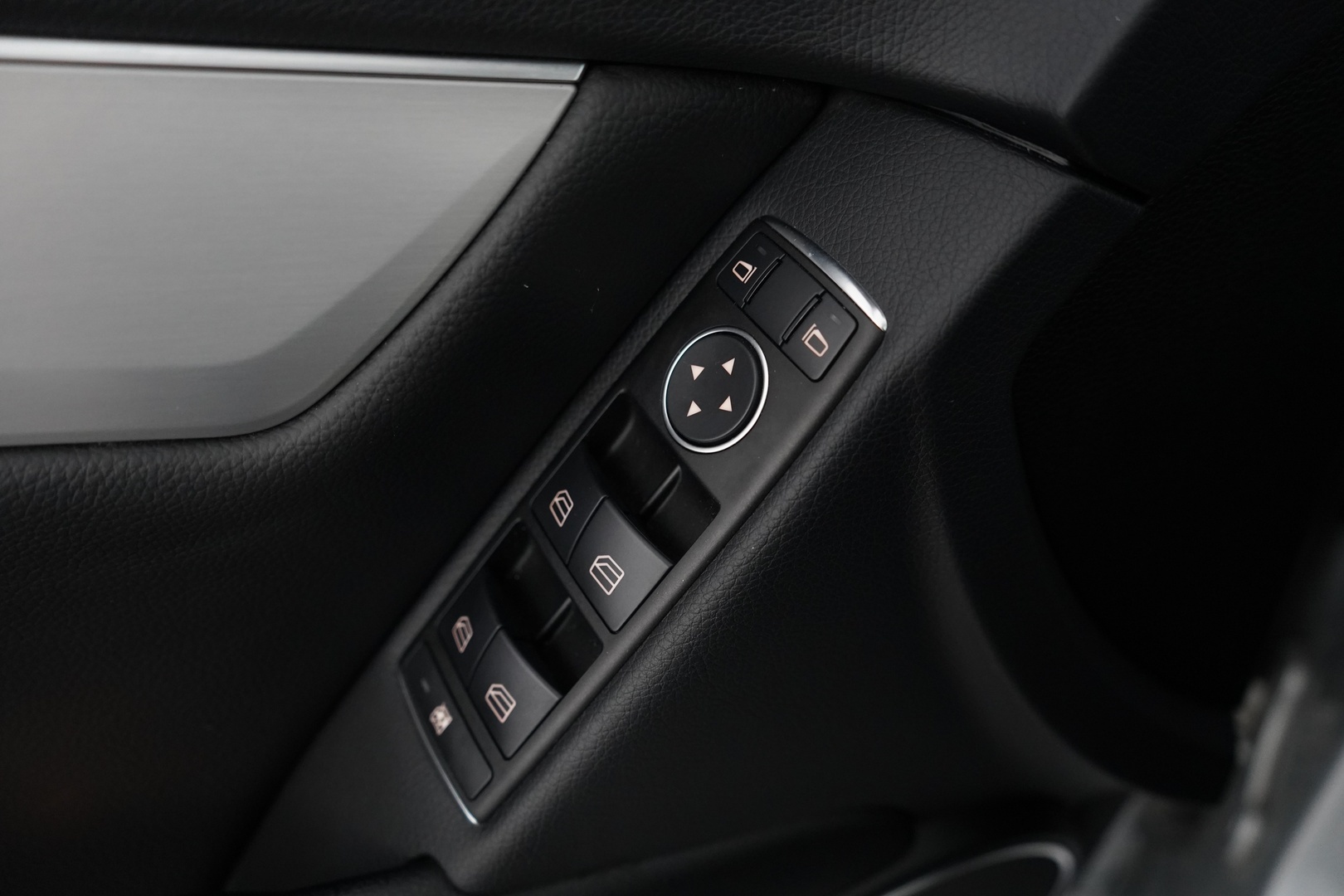 MERCEDES-BENZ C 2012