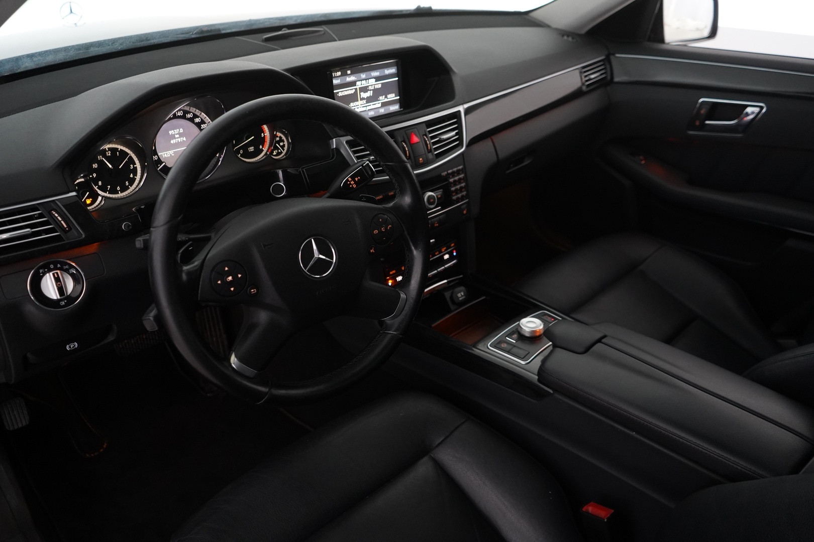 MERCEDES-BENZ E 2009