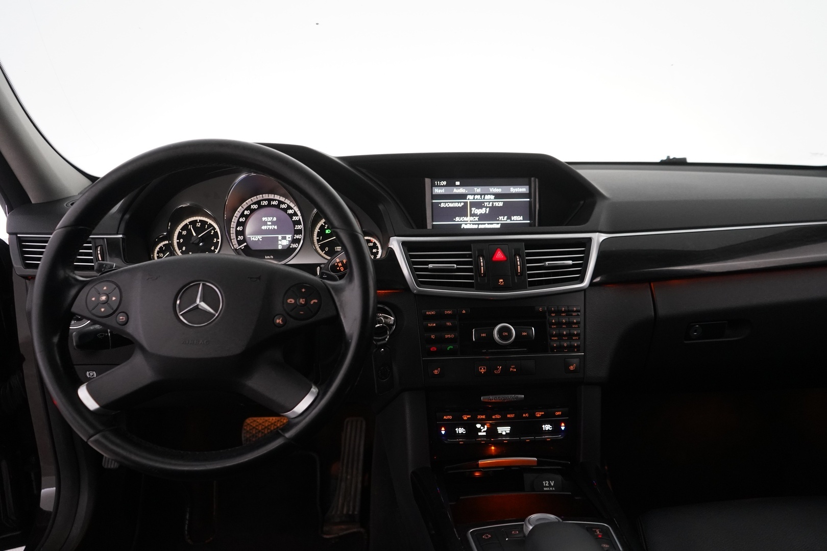 MERCEDES-BENZ E 2009