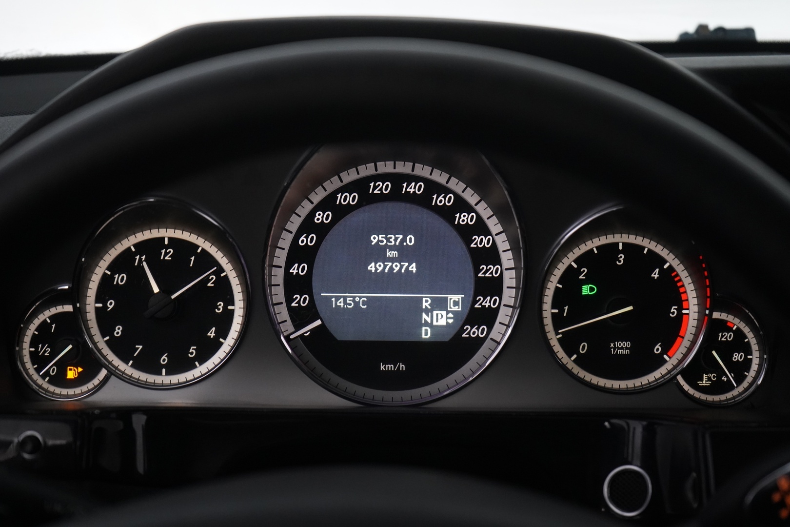 MERCEDES-BENZ E 2009