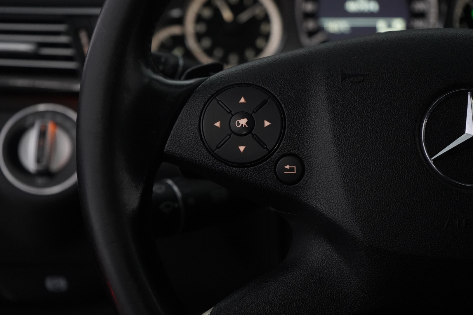 MERCEDES-BENZ E 2009