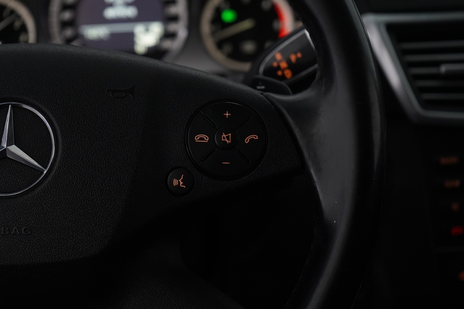 MERCEDES-BENZ E 2009