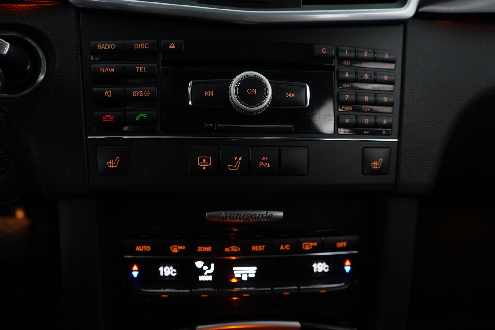 MERCEDES-BENZ E 2009