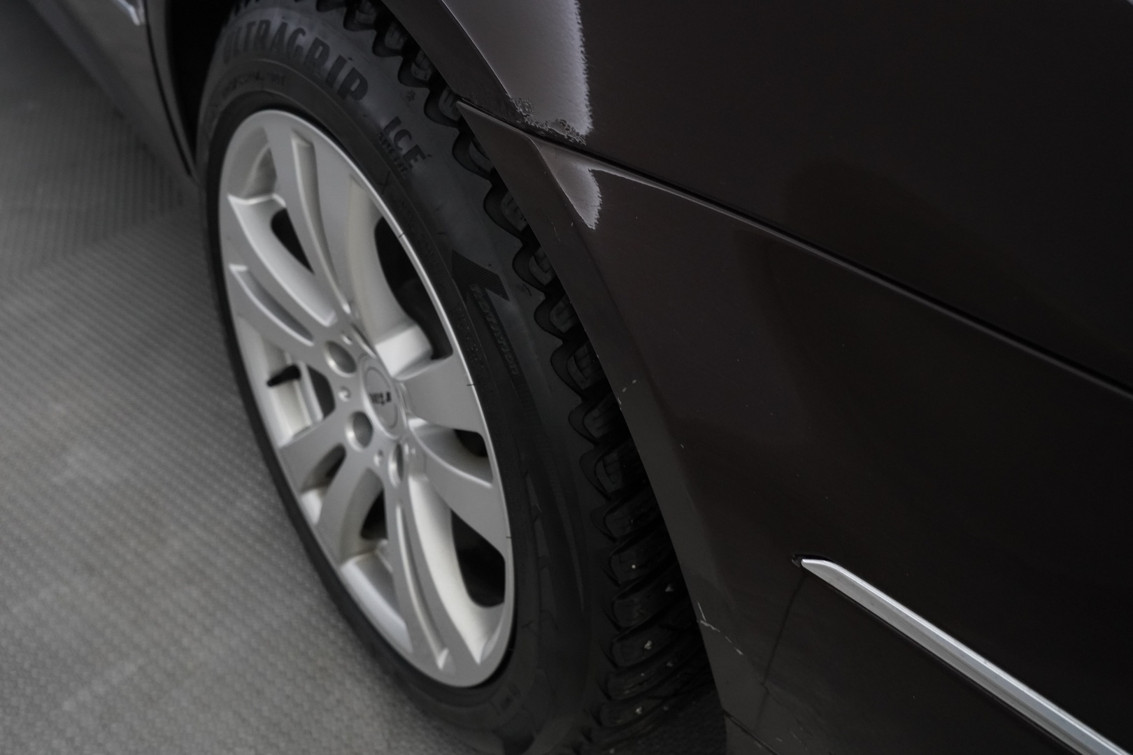 MERCEDES-BENZ E 2009